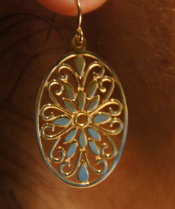 Amara Gold eco earring